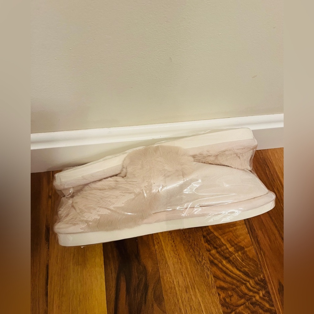 Generic Slippers NWT
